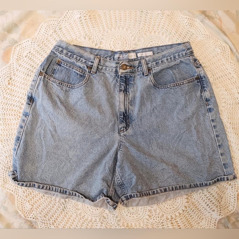 LIZ CLAIBORNE Classic Fit Have to Have High Rise Jean Shorts Size 16 Pet…